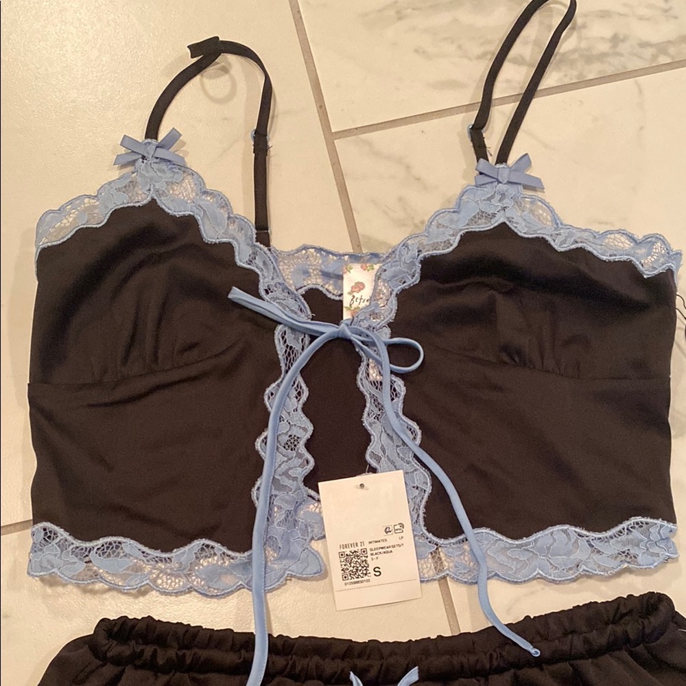 Betsey Johnson X Forever 21 sleep set - Picture 2 of 9